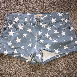 Baby blue, star shorts